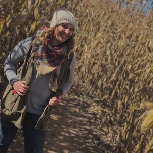 Meet your Posher, Olivia